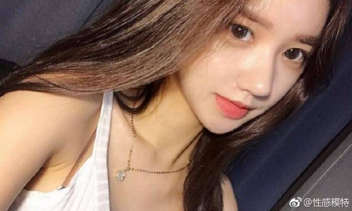 做团扇学“点蓝” 台湾大学生沉浸式体验传统非遗技艺